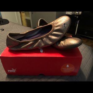 Puma flats